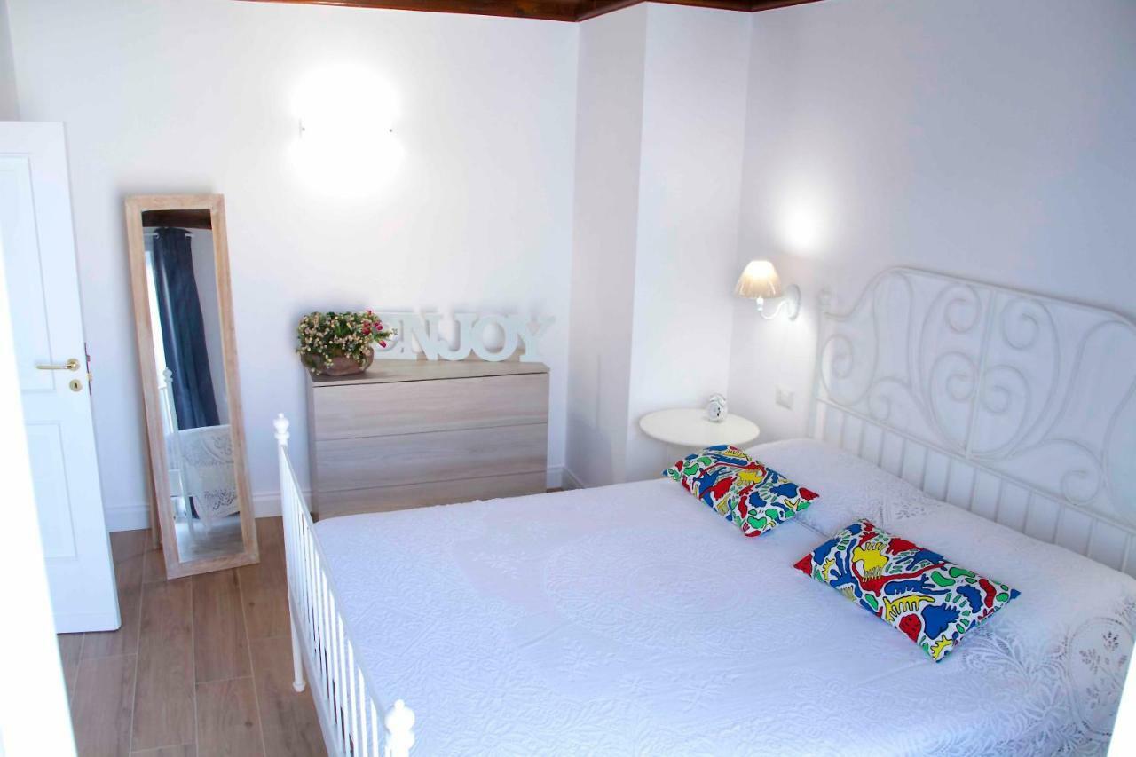 Casa Fabiana Apartment เนเปิลส์ ภายนอก รูปภาพ
