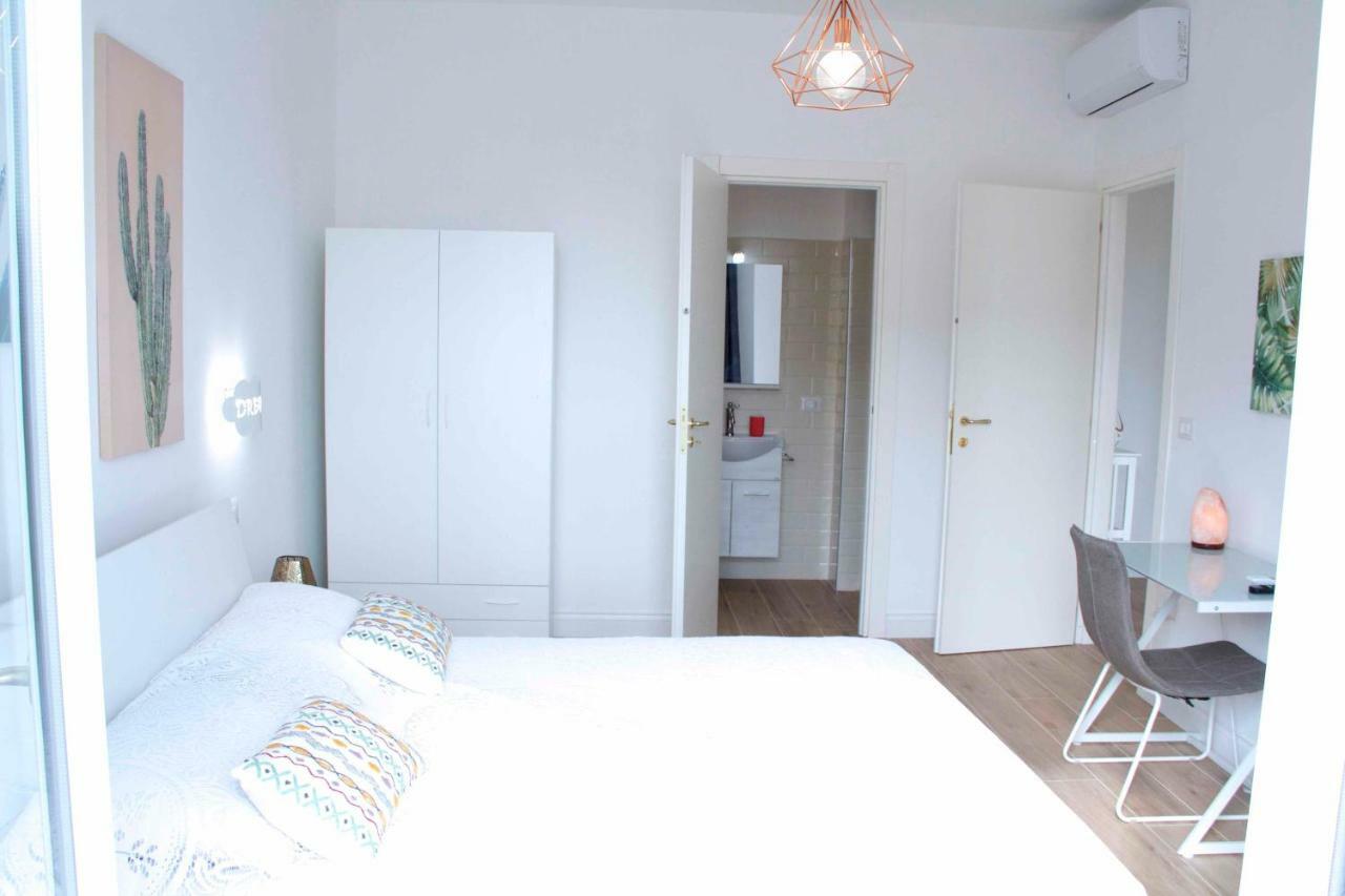 Casa Fabiana Apartment เนเปิลส์ ภายนอก รูปภาพ