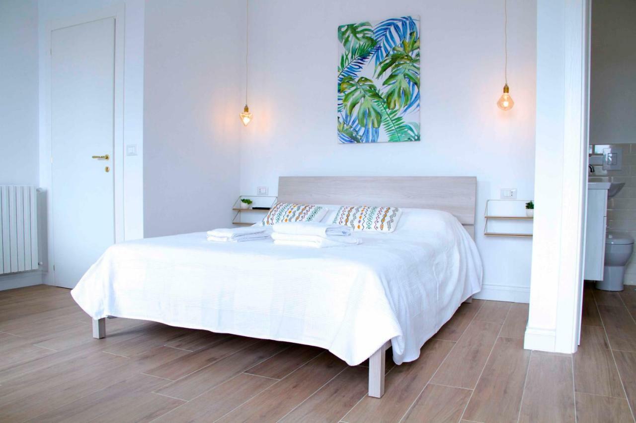 Casa Fabiana Apartment เนเปิลส์ ภายนอก รูปภาพ
